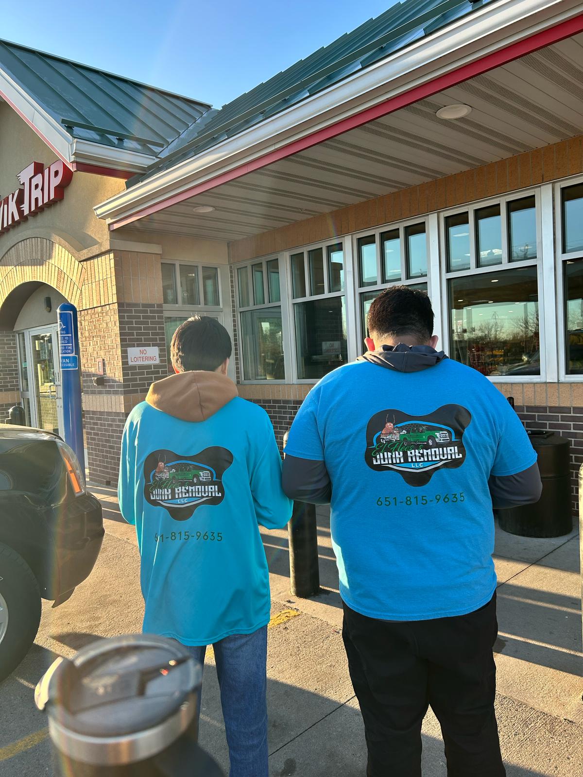 El Flee's team celebrating a successful haul